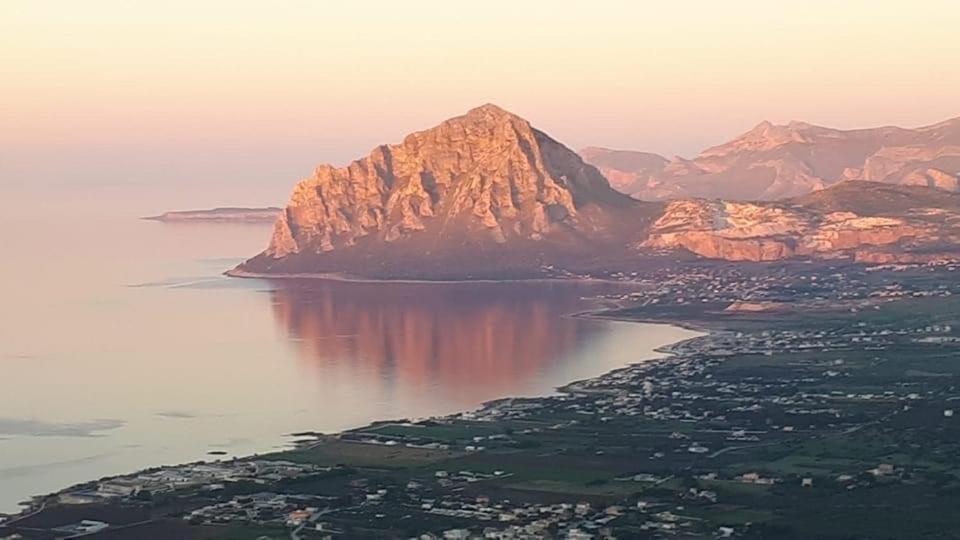 Casale Belvedere vista mare Valderice Eksteriør billede